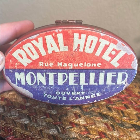 Vintage Red and Blue Decorative Box - Picture 6 of 13